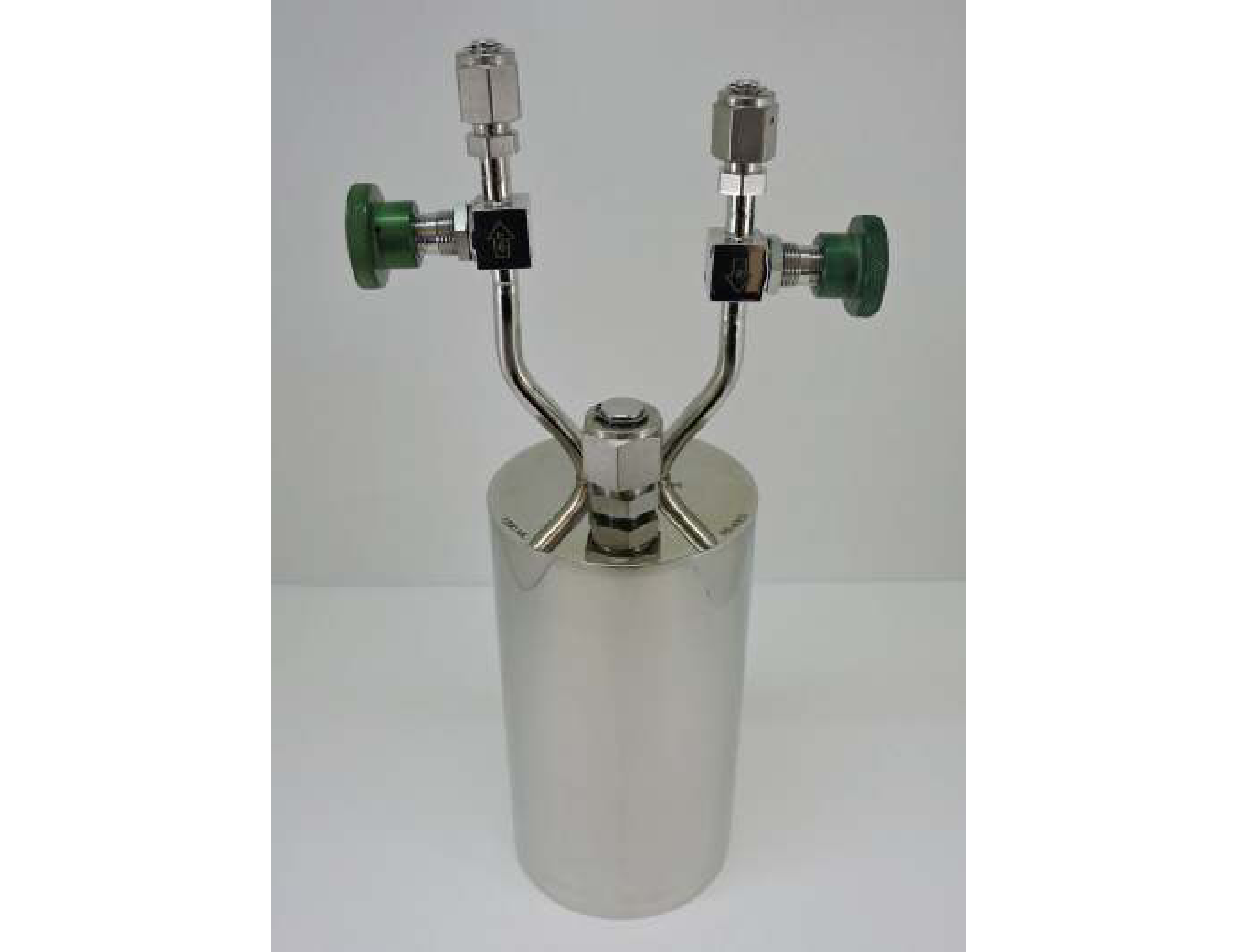 Stainless steel bubbler, 1200ml, vertical, electropolished with fill-port, high temp valves (315°C), DOT 4B