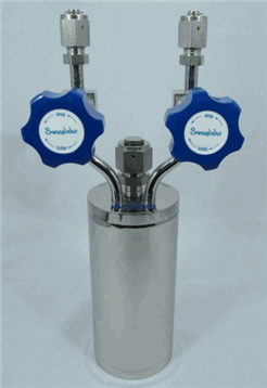 Stainless steel bubbler, 600ml, vertical, electropolished with fill-port, high temp valves (315°C) with rotated handles, no dip tube, stems same height