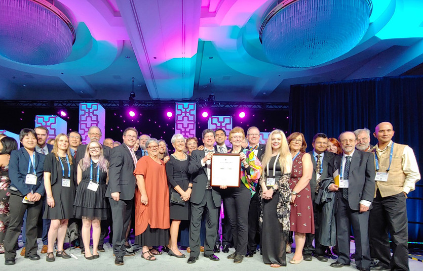 Debbie Crans Receives ACS Award